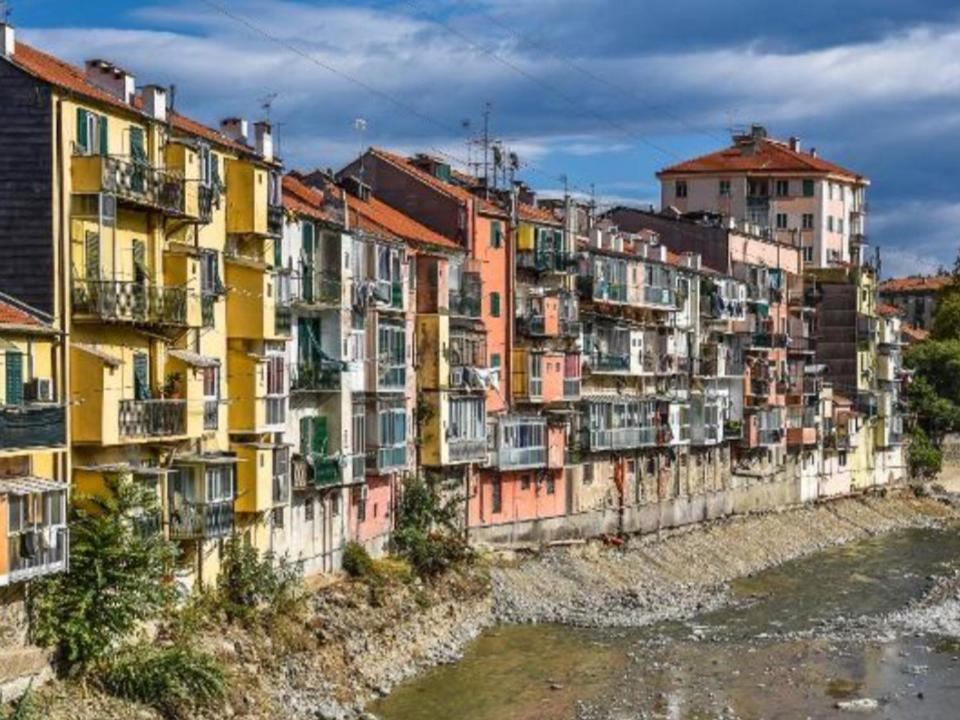 A Casa Di Pizz - Bilocale Con Posto Auto Apartment Savona Luaran gambar